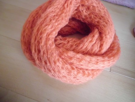 Orangener Loopschal